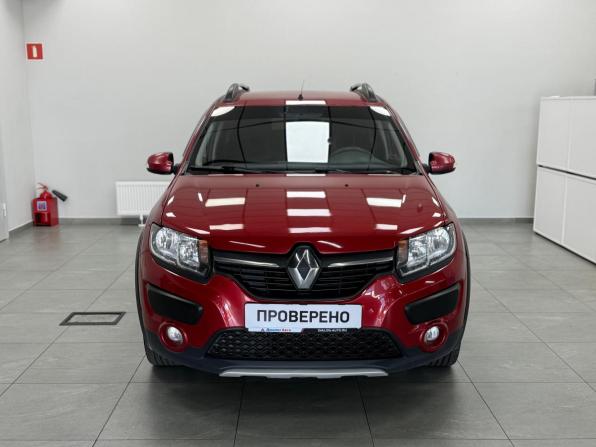 Renault Sandero II с пробегом 2017 года, цена 895 000 рублей, 135602 км, хэтчбек, Автокод Объявления