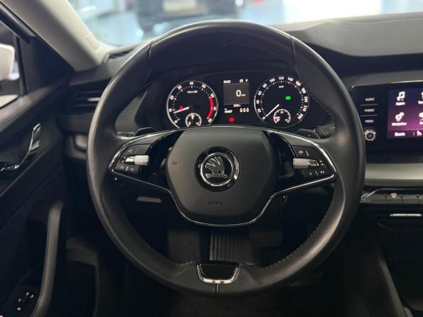 Skoda Octavia IV (A8) с пробегом 2021 года, цена 2 650 000 рублей, 43407 км, лифтбек, Автокод Объявления