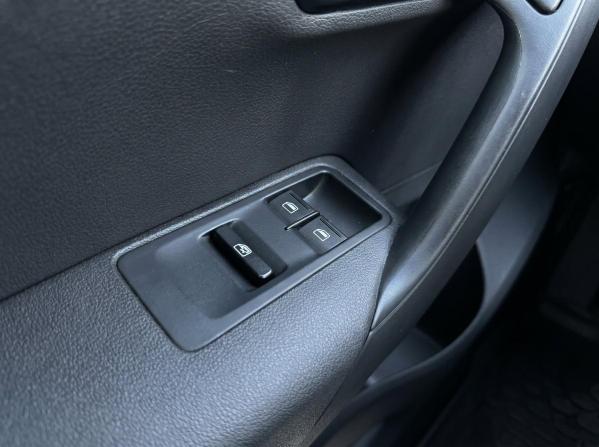 Volkswagen Polo V Рестайлинг с пробегом 2016 года, цена 1 230 000 рублей, 79204 км, седан, Автокод Объявления