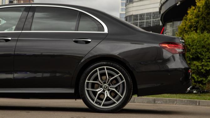 Mercedes-Benz E-Класс V (W213 S213 C238) Рестайлинг с пробегом 2021 года, цена 4 458 000 рублей, 69850 км, седан, Автокод Объявления