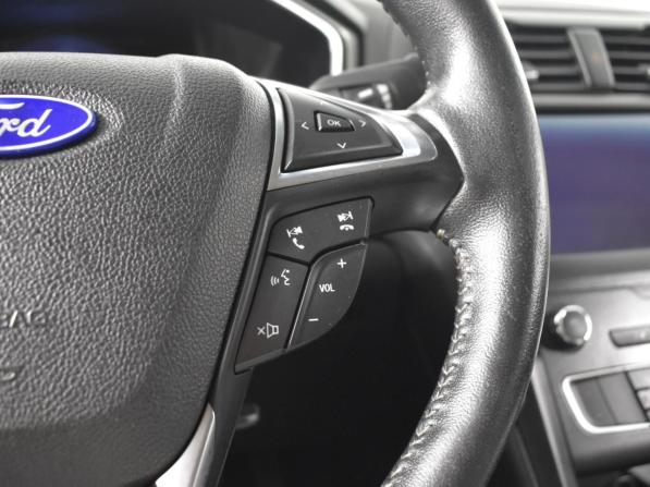 Ford Fusion (North America) II Рестайлинг с пробегом 2019 года, цена 963 100 рублей, 175326 км, седан, Автокод Объявления