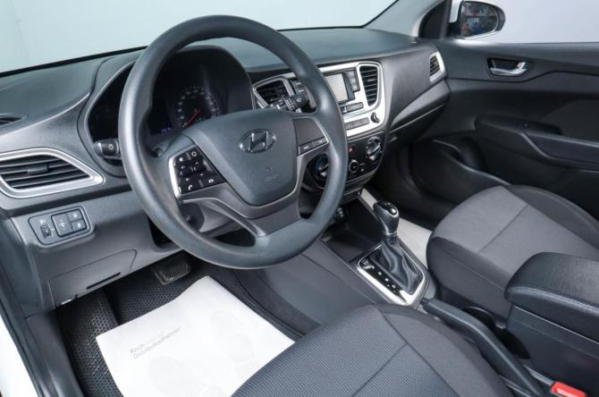 Hyundai Solaris II Рестайлинг с пробегом 2022 года, цена 1 699 000 рублей, 25208 км, седан, Автокод Объявления
