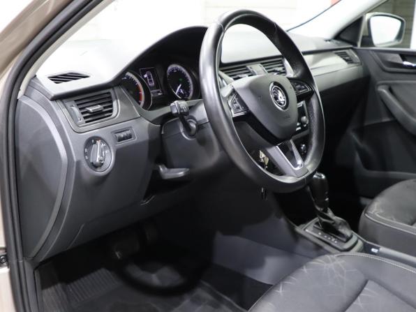 Skoda Rapid I Рестайлинг с пробегом 2019 года, цена 1 500 000 рублей, 77351 км, лифтбек, Автокод Объявления