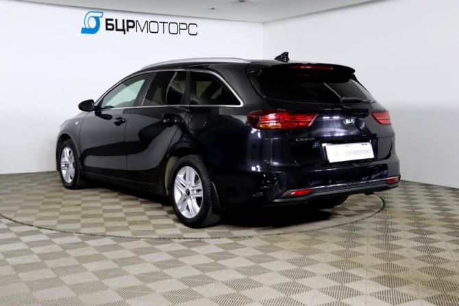 Kia Ceed III Рестайлинг с пробегом 2021 года, цена 2 149 990 рублей, 89761 км, универсал, Автокод Объявления