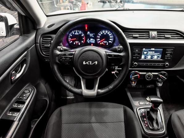Kia Rio IV Рестайлинг с пробегом 2021 года, цена 1 300 000 рублей, 171438 км, седан, Автокод Объявления