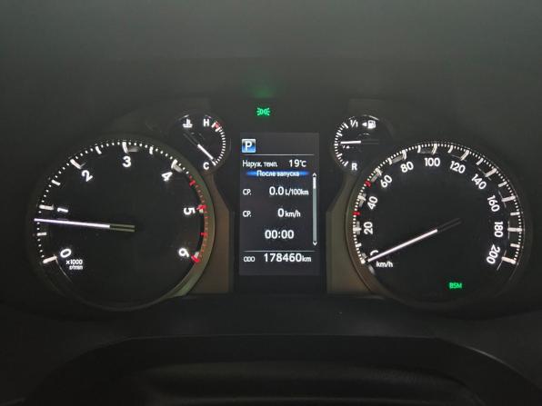 Toyota Land Cruiser Prado 150 Series Рестайлинг 2 с пробегом 2018 года, цена 5 200 000 рублей, 178459 км, внедорожник, Автокод Объявления