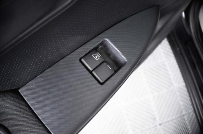 Nissan Note I Рестайлинг с пробегом 2013 года, цена 929 000 рублей, 26100 км, хэтчбек, Автокод Объявления