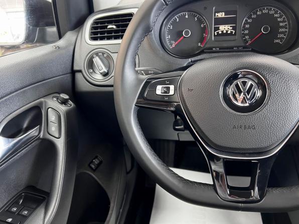 Volkswagen Polo V Рестайлинг с пробегом 2017 года, цена 1 065 000 рублей, 193454 км, седан, Автокод Объявления