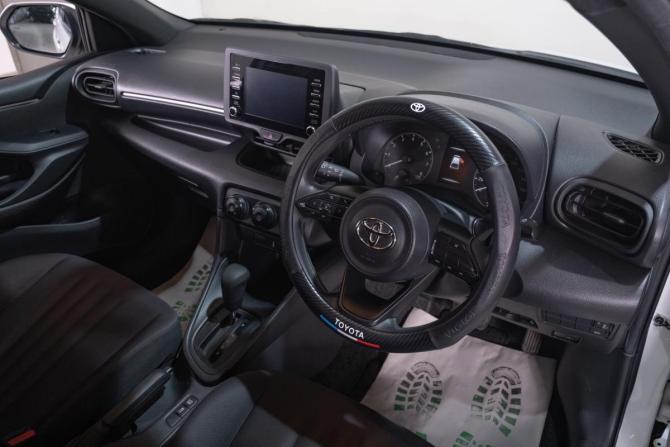 Toyota Yaris IV с пробегом 2020 года, цена 1 199 000 рублей, 70000 км, хэтчбек, Автокод Объявления
