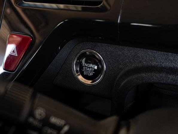 Honda Stepwgn V Рестайлинг с пробегом 2018 года, цена 2 630 000 рублей, 111081 км, минивэн, Автокод Объявления
