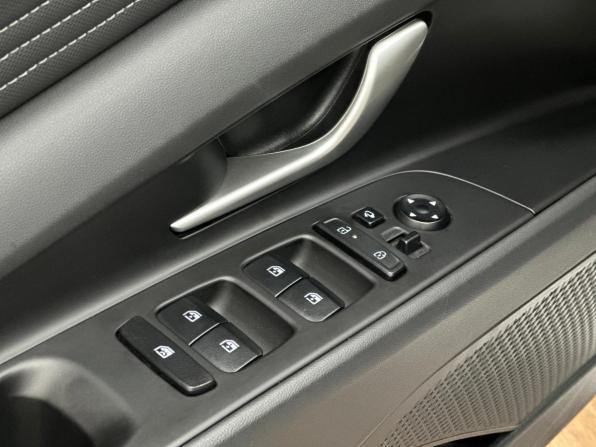 Hyundai Elantra VII (CN7) Рестайлинг с пробегом 2023 года, цена 2 050 000 рублей, 25563 км, седан, Автокод Объявления