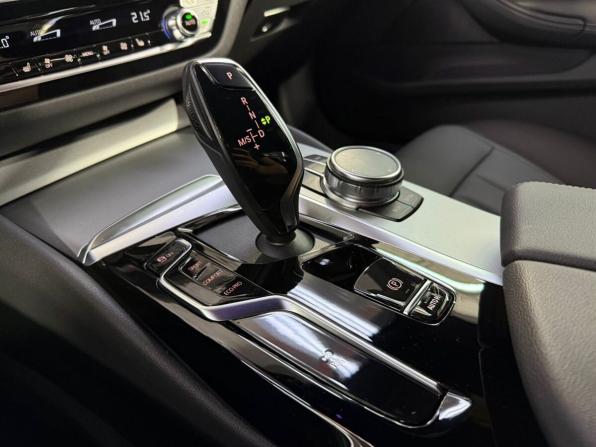 BMW 5 серии VII (G30/G31/G38) Рестайлинг с пробегом 2023 года, цена 6 800 000 рублей, 12000 км, седан, Автокод Объявления