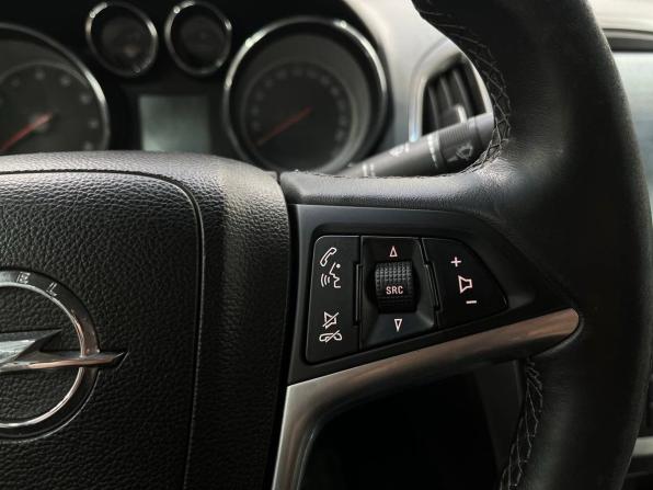 Opel Astra J Рестайлинг с пробегом 2012 года, цена 879 900 рублей, 163242 км, седан, Автокод Объявления