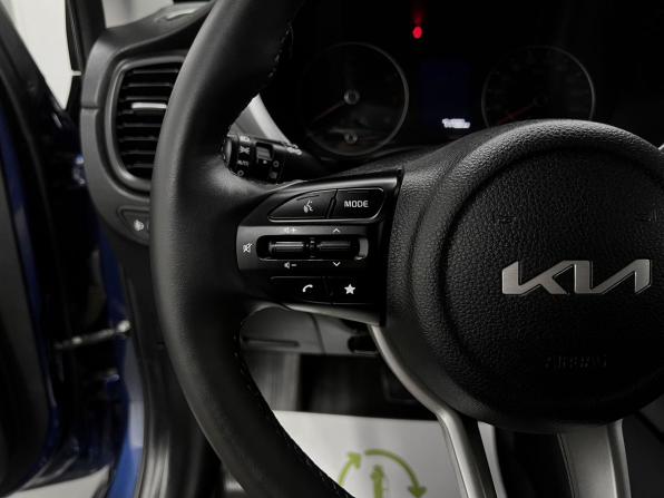 Kia Rio IV Рестайлинг с пробегом 2021 года, цена 1 695 000 рублей, 71732 км, хэтчбек, Автокод Объявления