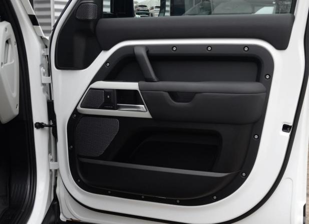 Land Rover Defender II с пробегом 2021 года, цена 4 795 000 рублей, 76123 км, внедорожник, Автокод Объявления
