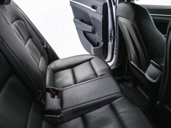 Hyundai Avante VI Рестайлинг с пробегом 2019 года, цена 1 600 000 рублей, 94153 км, седан, Автокод Объявления