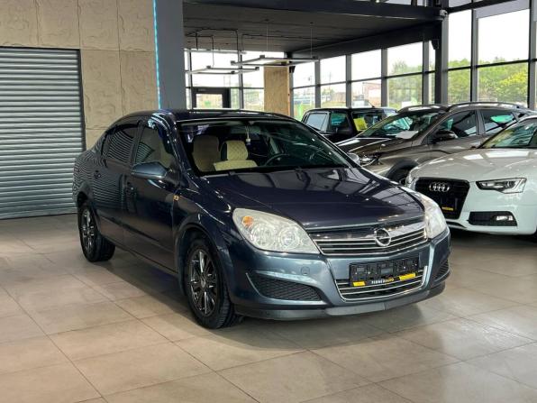 Opel Astra H Рестайлинг с пробегом 2008 года, цена 575 000 рублей, 230000 км, седан, Автокод Объявления