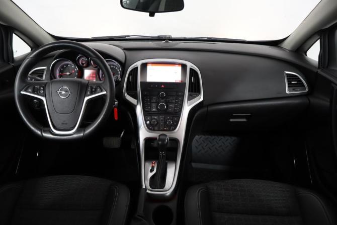Opel Astra J Рестайлинг с пробегом 2015 года, цена 799 000 рублей, 149000 км, хэтчбек, Автокод Объявления