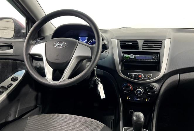 Hyundai Solaris I с пробегом 2012 года, цена 625 000 рублей, 207049 км, седан, Автокод Объявления