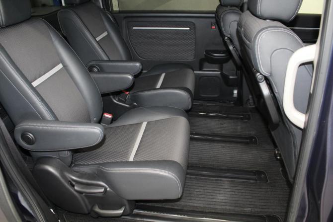 Honda Stepwgn V с пробегом 2015 года, цена 1 750 000 рублей, 82909 км, минивэн, Автокод Объявления