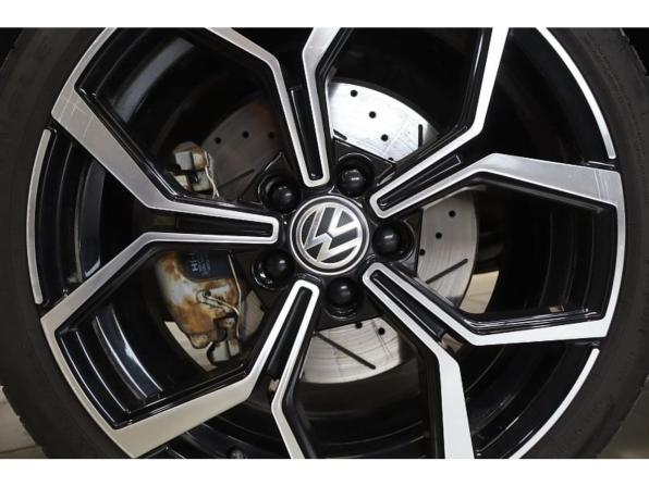 Volkswagen Polo V Рестайлинг с пробегом 2018 года, цена 1 060 000 рублей, 166787 км, седан, Автокод Объявления
