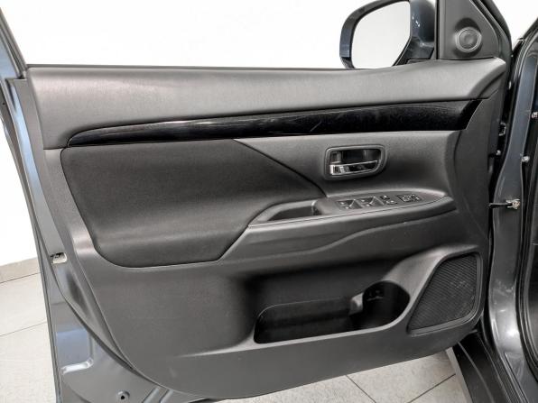 Mitsubishi Outlander III Рестайлинг 3 с пробегом 2020 года, цена 2 300 000 рублей, 92167 км, внедорожник, Автокод Объявления
