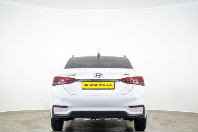 Hyundai Solaris II с пробегом 2018 года, цена 1 339 000 рублей, 109200 км, седан, Автокод Объявления