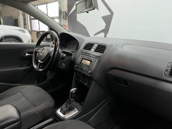 Volkswagen Polo V Рестайлинг с пробегом 2017 года, цена 1 149 900 рублей, 124245 км, седан, Автокод Объявления