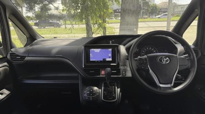 Toyota Voxy III (R80) Рестайлинг с пробегом 2019 года, цена 2 360 000 рублей, 146607 км, минивэн, Автокод Объявления