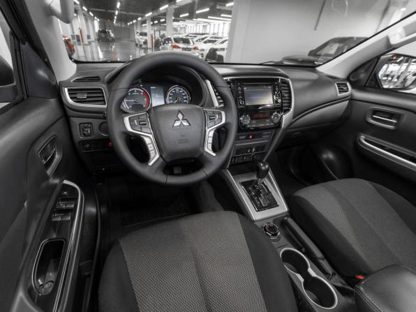 Mitsubishi L200 V Рестайлинг с пробегом 2019 года, цена 1 970 000 рублей, 303947 км, пикап, Автокод Объявления