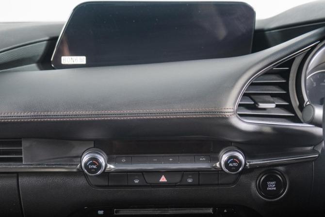 Mazda 3 IV (BP) с пробегом 2022 года, цена 2 249 000 рублей, 23800 км, хэтчбек, Автокод Объявления
