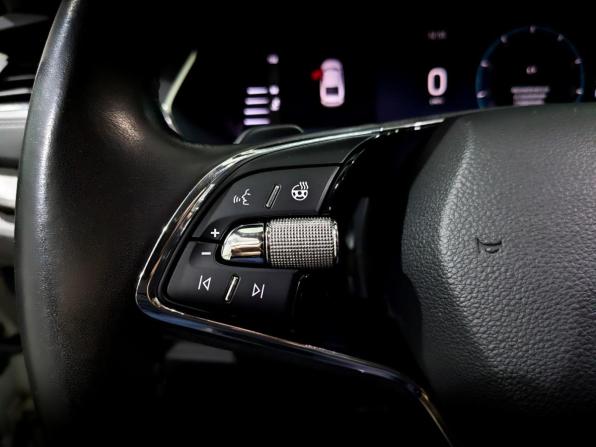Skoda Octavia IV (A8) с пробегом 2020 года, цена 2 095 000 рублей, 102374 км, лифтбек, Автокод Объявления
