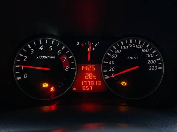 Nissan Note I Рестайлинг с пробегом 2012 года, цена 730 000 рублей, 177769 км, хэтчбек, Автокод Объявления