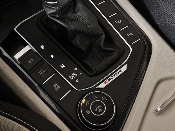 Volkswagen Tiguan II с пробегом 2017 года, цена 2 355 000 рублей, 137298 км, внедорожник, Автокод Объявления