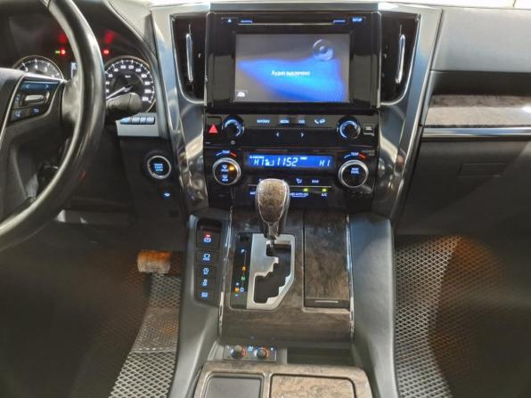 Toyota Alphard III Рестайлинг с пробегом 2019 года, цена 4 050 000 рублей, 176796 км, минивэн, Автокод Объявления