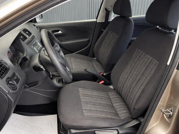 Volkswagen Polo V Рестайлинг с пробегом 2015 года, цена 937 000 рублей, 109373 км, седан, Автокод Объявления