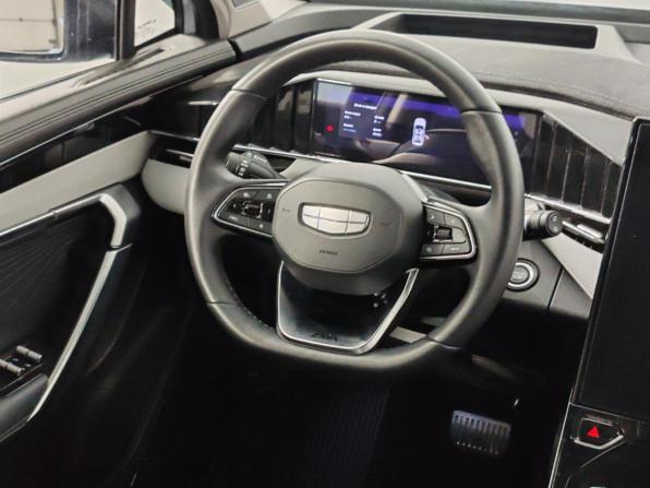 Geely Atlas II с пробегом 2024 года, цена 2 875 000 рублей, 51769 км, внедорожник, Автокод Объявления