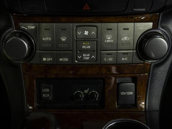 Toyota Highlander II (XU40) Рестайлинг с пробегом 2011 года, цена 1 469 000 рублей, 402723 км, внедорожник, Автокод Объявления