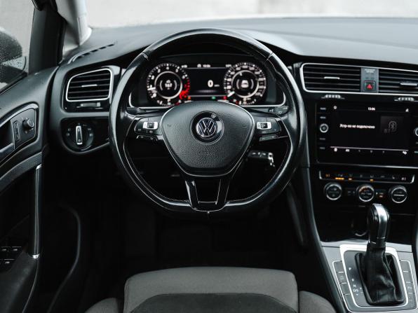 Volkswagen Golf VII Рестайлинг с пробегом 2018 года, цена 1 949 000 рублей, 133146 км, хэтчбек, Автокод Объявления