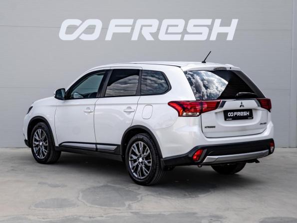 Mitsubishi Outlander III Рестайлинг 2 с пробегом 2015 года, цена 1 470 000 рублей, 242274 км, внедорожник, Автокод Объявления