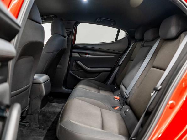 Mazda 3 IV (BP) с пробегом 2019 года, цена 1 750 000 рублей, 49595 км, хэтчбек, Автокод Объявления
