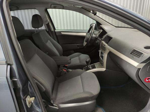 Opel Astra H Рестайлинг с пробегом 2008 года, цена 445 000 рублей, 203922 км, седан, Автокод Объявления
