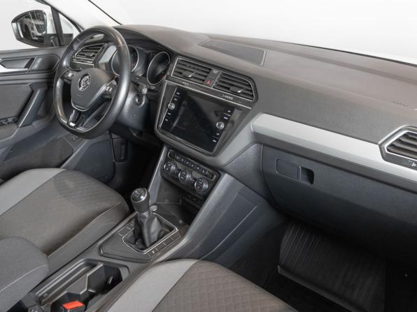 Volkswagen Tiguan II с пробегом 2019 года, цена 2 372 325 рублей, 46000 км, внедорожник, Автокод Объявления