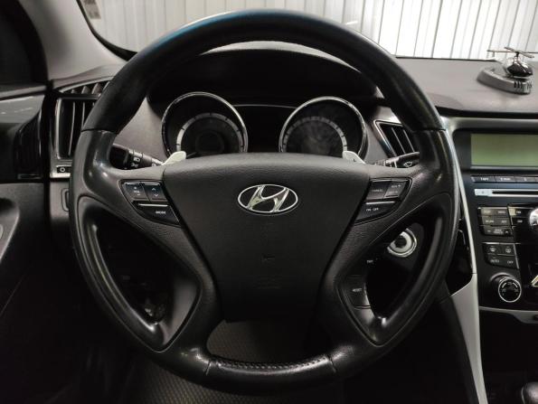 Hyundai Sonata VI (YF) с пробегом 2012 года, цена 875 000 рублей, 219345 км, седан, Автокод Объявления