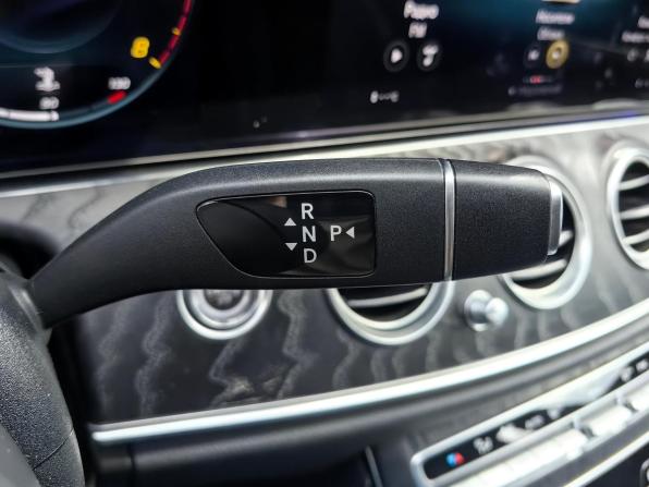Mercedes-Benz E-Класс V (W213 S213 C238) Рестайлинг с пробегом 2020 года, цена 4 044 000 рублей, 80678 км, седан, Автокод Объявления