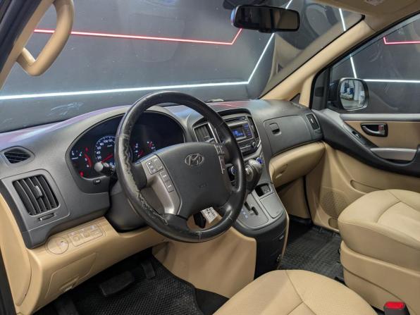 Hyundai H-1 II Рестайлинг 2 с пробегом 2021 года, цена 3 195 000 рублей, 141000 км, минивэн, Автокод Объявления