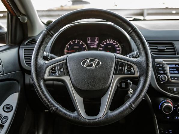 Hyundai Solaris I Рестайлинг с пробегом 2015 года, цена 758 000 рублей, 185756 км, седан, Автокод Объявления