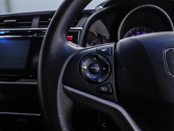 Honda Fit III с пробегом 2013 года, цена 950 000 рублей, 132516 км, хэтчбек, Автокод Объявления