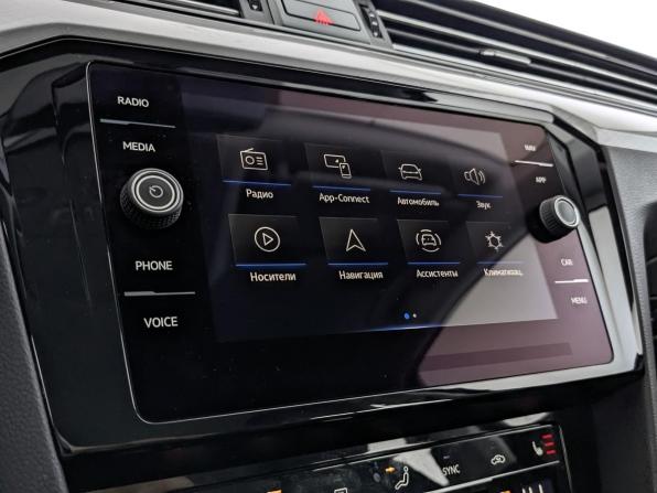 Volkswagen Passat B8 Рестайлинг с пробегом 2021 года, цена 2 470 000 рублей, 90268 км, седан, Автокод Объявления