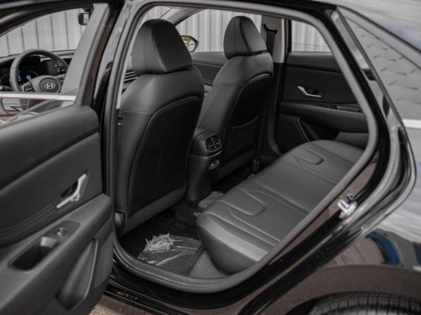 Hyundai Elantra VII (CN7) Рестайлинг с пробегом 2024 года, цена 2 649 000 рублей, 1726 км, седан, Автокод Объявления
